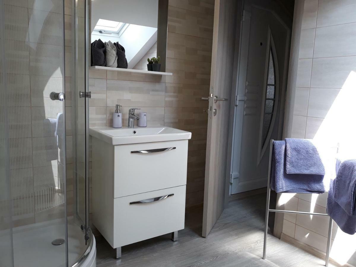 Center Apartment Dalu بولا المظهر الخارجي الصورة